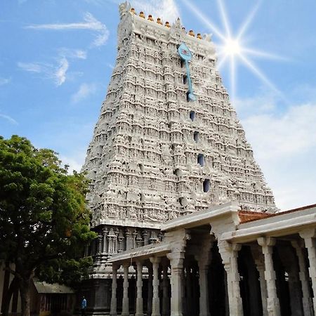 Thiruchendur Stayz Vairavel Residency Тіруччендур Екстер'єр фото