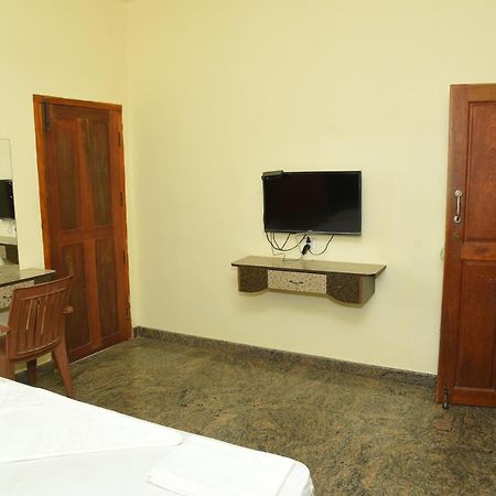 Thiruchendur Stayz Vairavel Residency Тіруччендур Екстер'єр фото