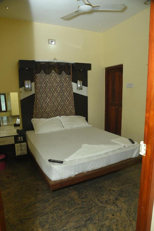 Thiruchendur Stayz Vairavel Residency Тіруччендур Екстер'єр фото