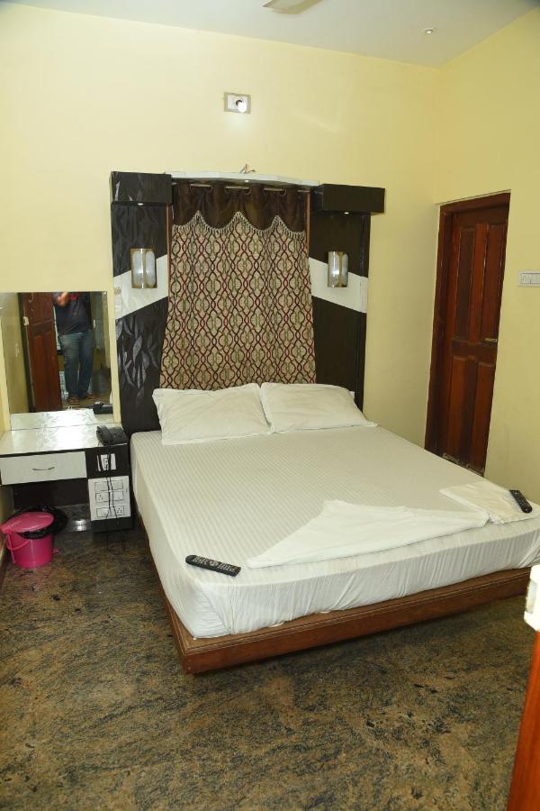 Thiruchendur Stayz Vairavel Residency Тіруччендур Екстер'єр фото