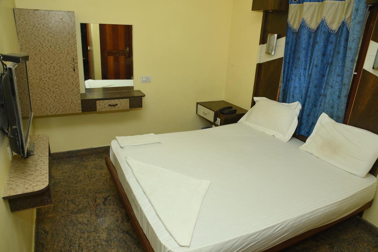 Thiruchendur Stayz Vairavel Residency Тіруччендур Екстер'єр фото